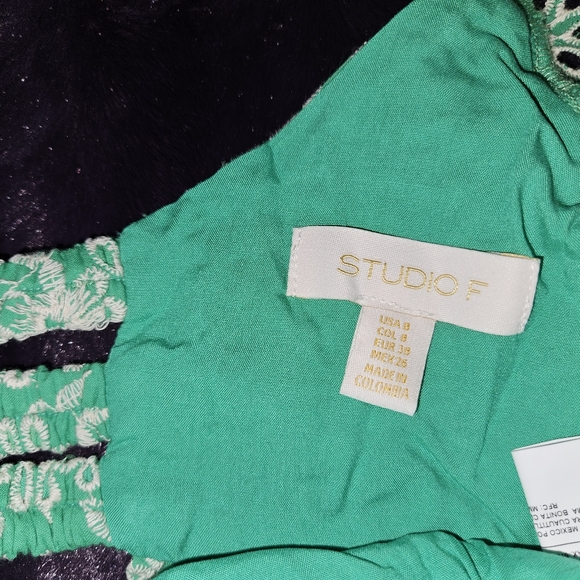 STUDIO F CROP TOP AND SHORT EMBROIDERED FABRIC - Picture 4 of 7